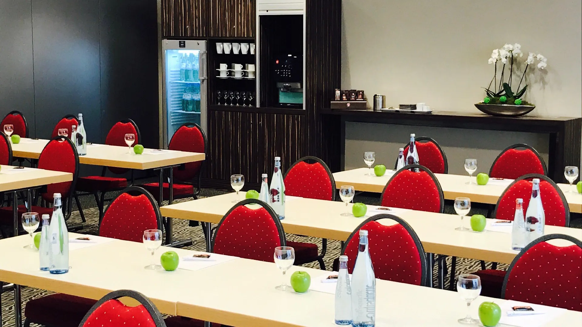 Holiday Inn Duesseldorf Hafen, An Ihg Hotel